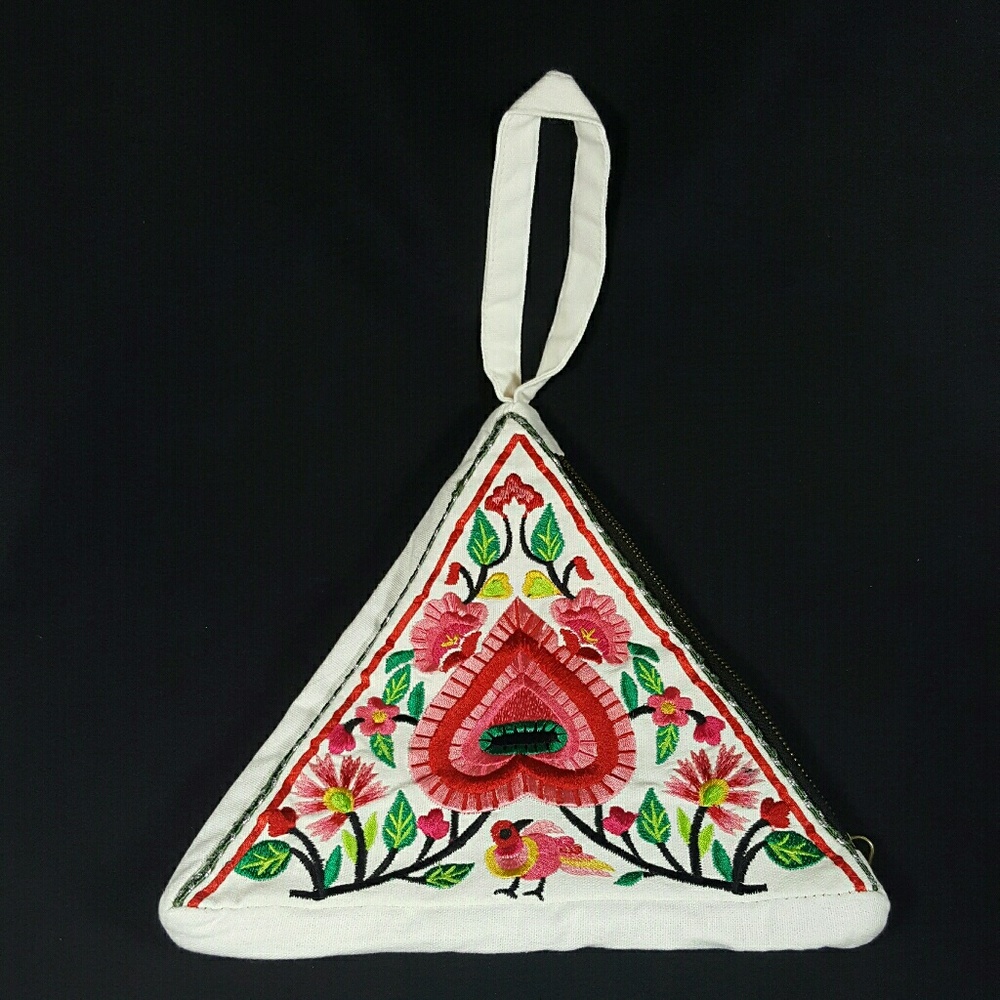 Triangle embroidered wristlet